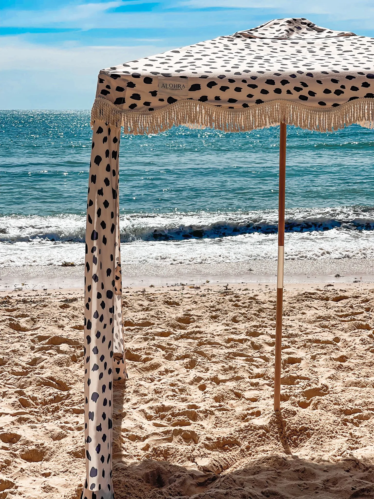 Alohra Deluxe Beach Cabana Jungle Fever