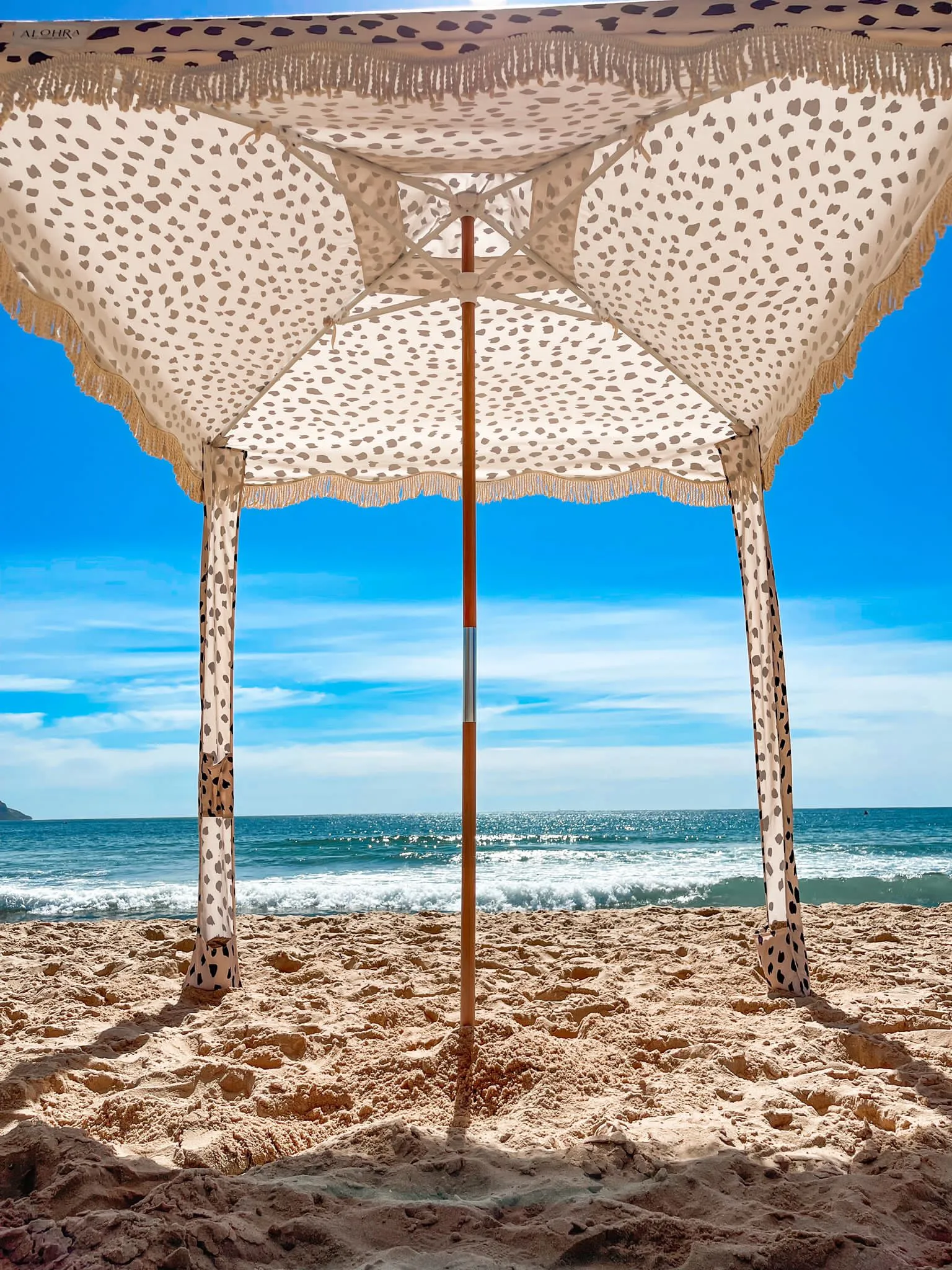 Alohra Deluxe Beach Cabana Jungle Fever