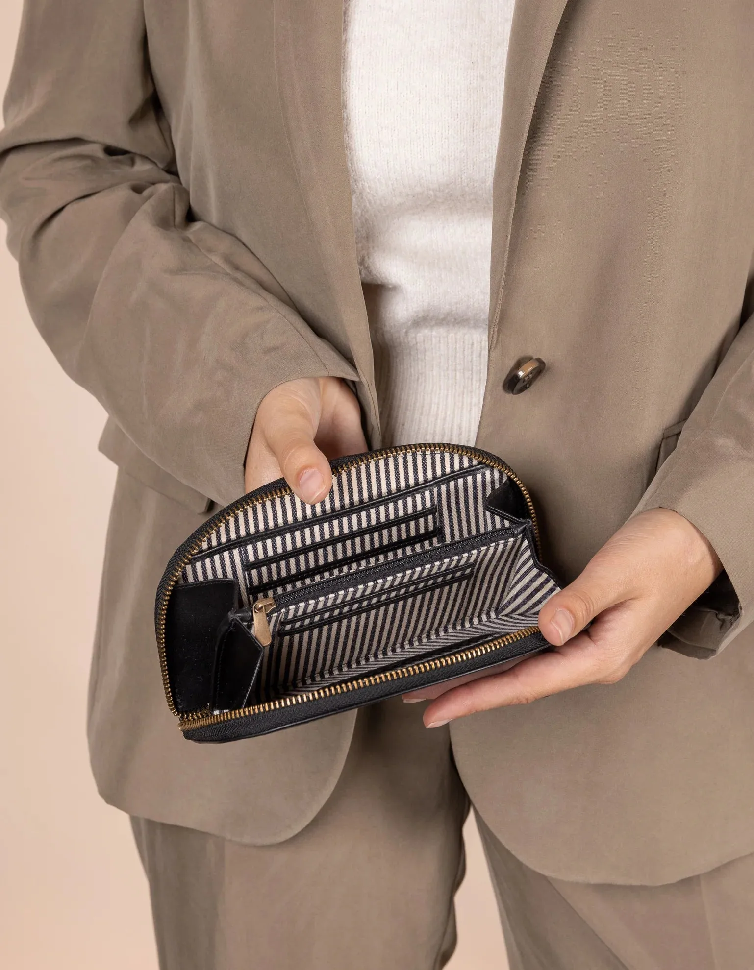 Blakes Premium Leather Wallet with RFID Blocking Technology