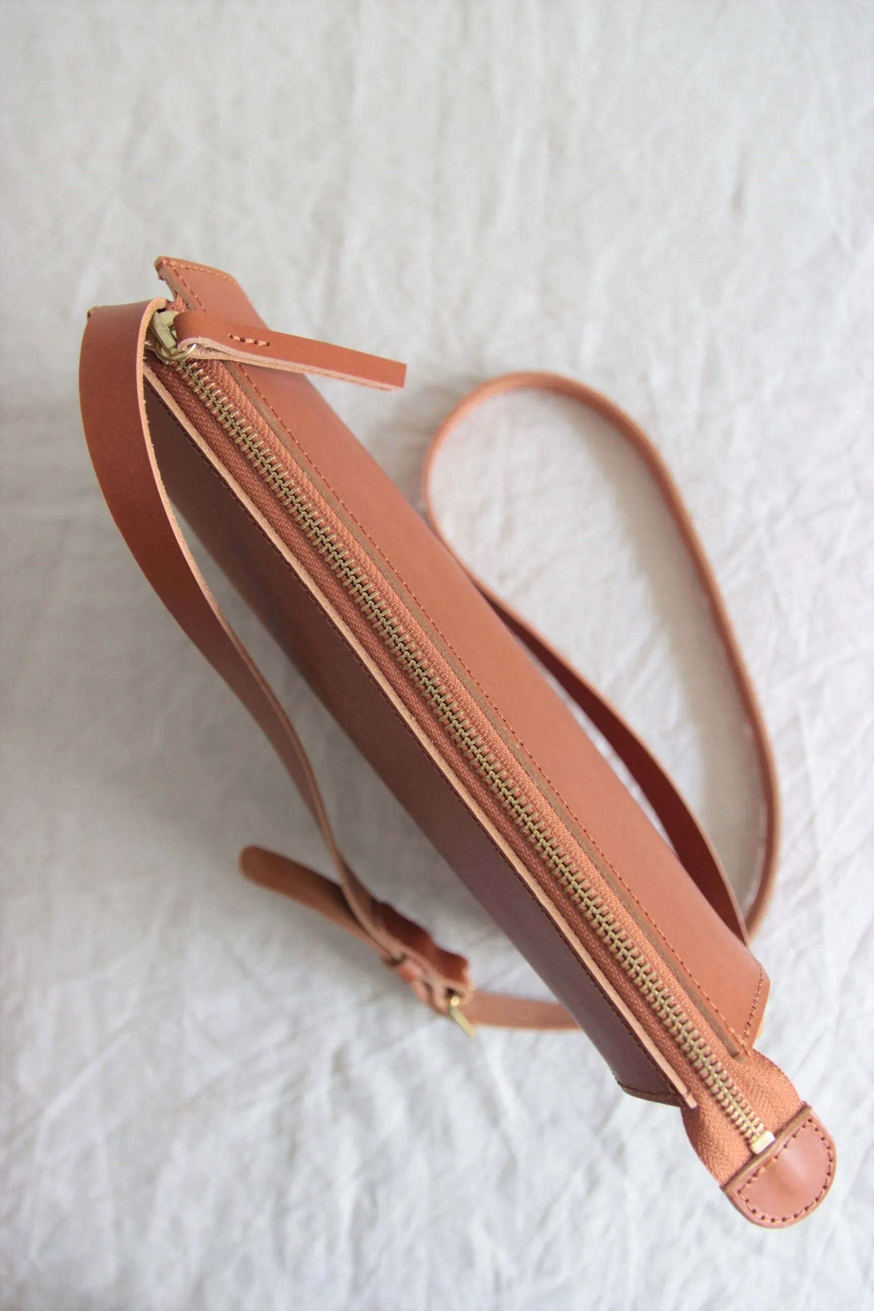 Classic crossbody bag brown