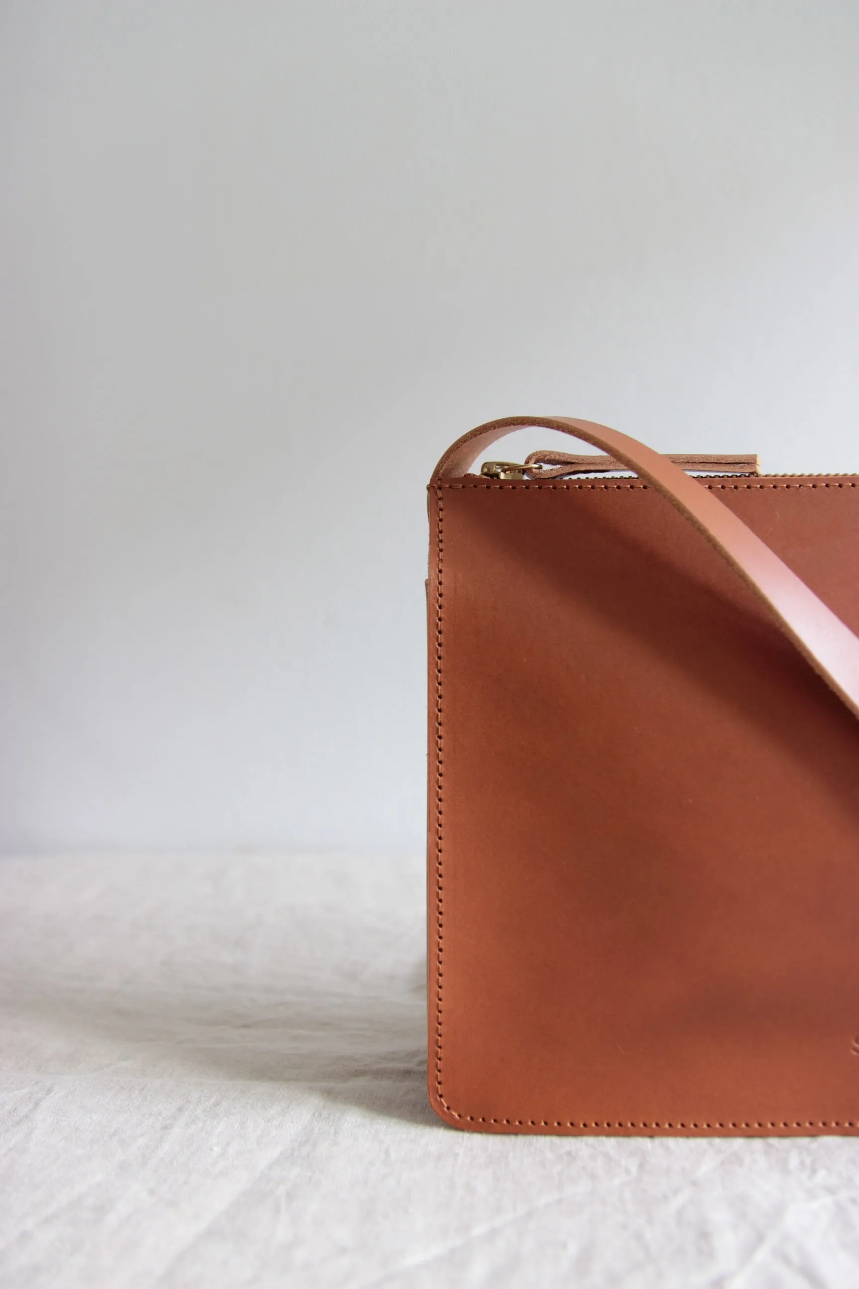 Classic crossbody bag brown