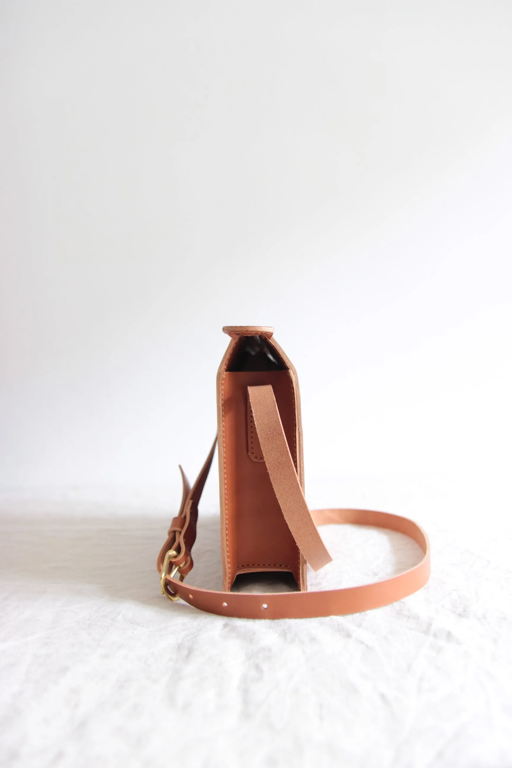 Classic crossbody bag brown