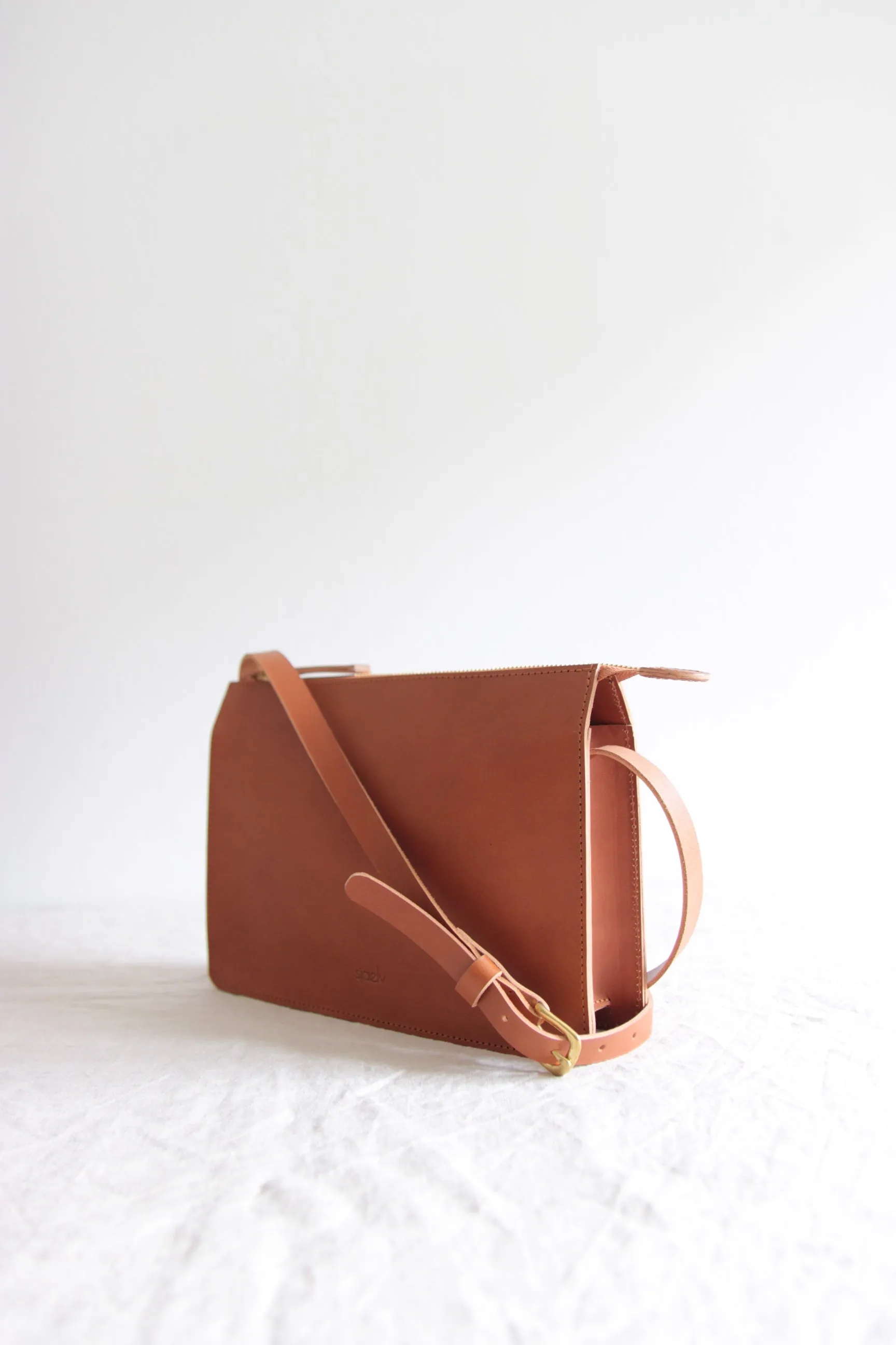Classic crossbody bag brown